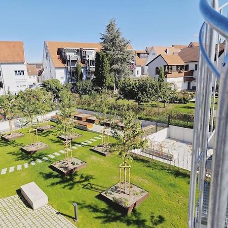 Ticasa Black-Zentral-Outlet-Aufzug-Stylisch-Unique Metzingen  Kültér fotó