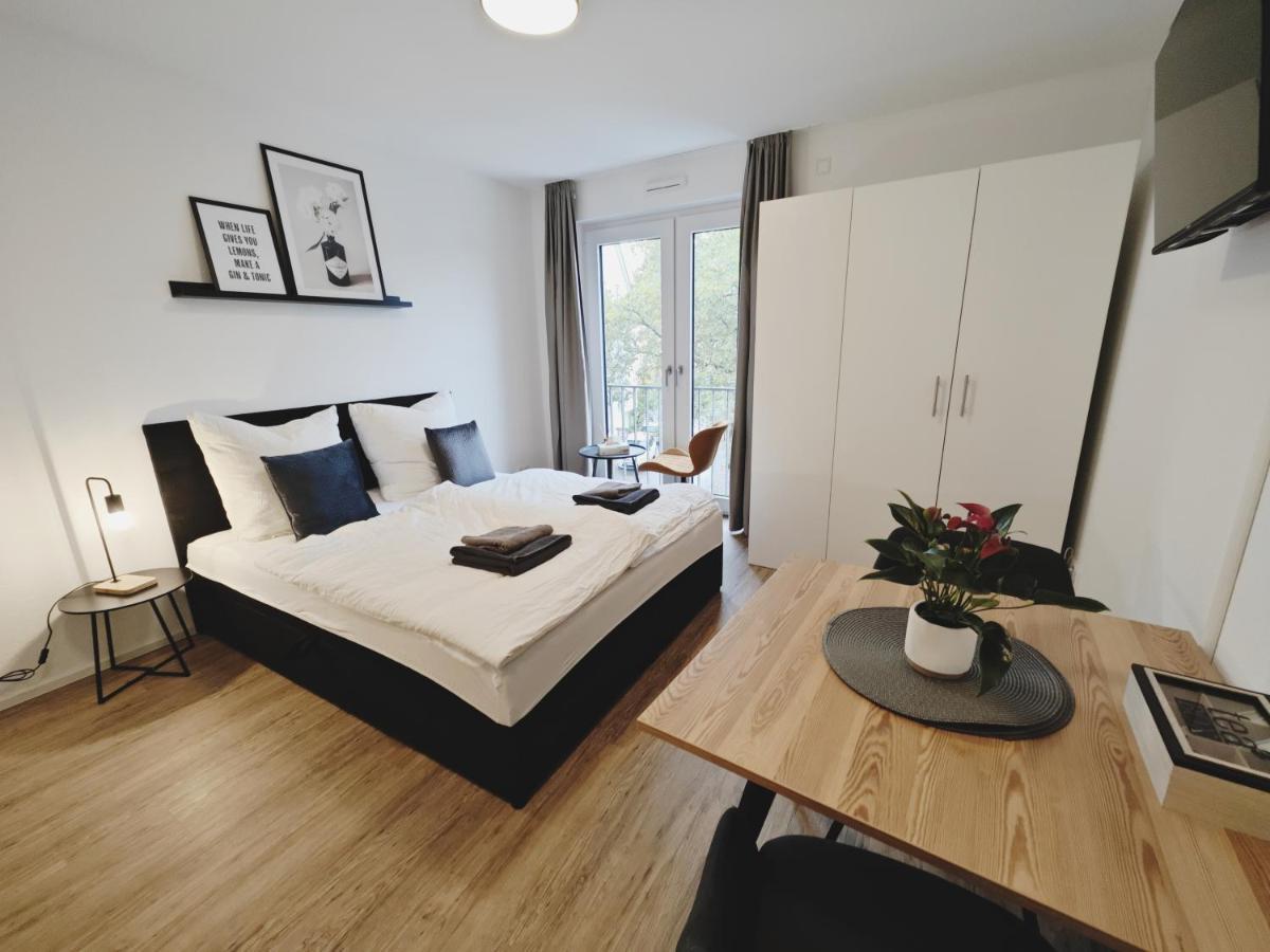 Ticasa Black-Zentral-Outlet-Aufzug-Stylisch-Unique Metzingen  Kültér fotó